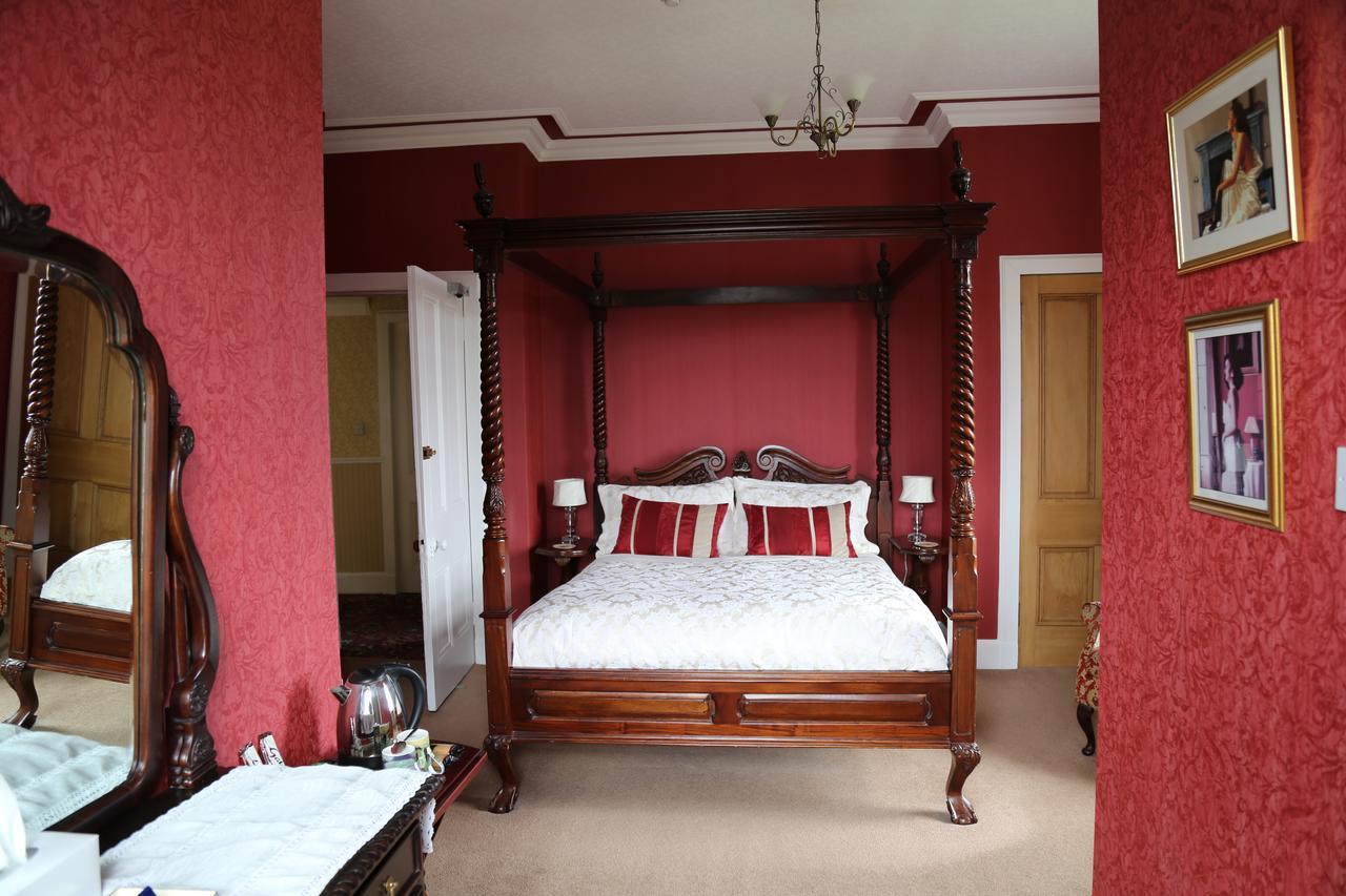 The Pines Guesthouse エルギン エクステリア 写真