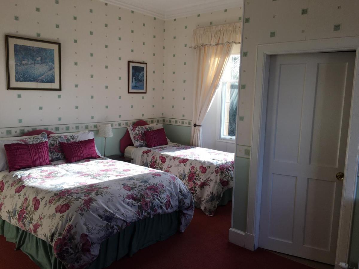The Pines Guesthouse エルギン エクステリア 写真