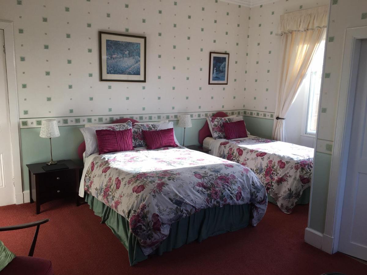 The Pines Guesthouse エルギン エクステリア 写真