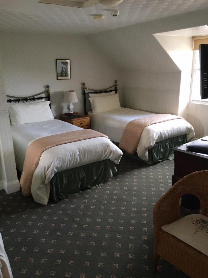 The Pines Guesthouse エルギン エクステリア 写真